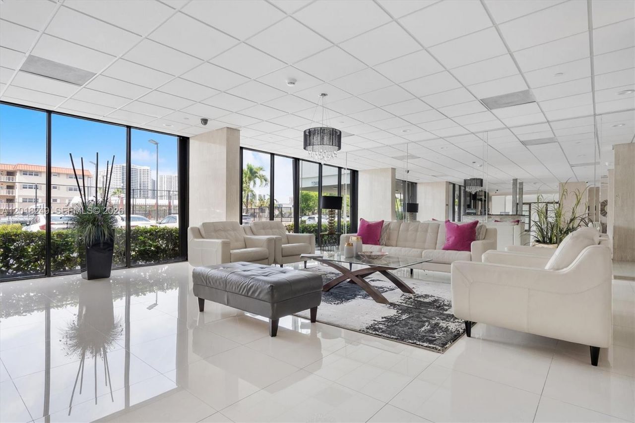 2017 S Ocean Dr , Unit 910, Hallandale Beach, FL 33009 Photo