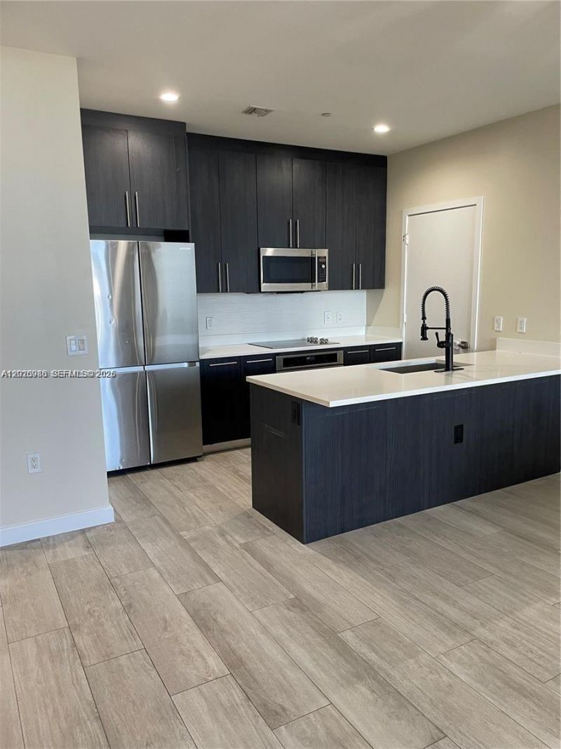 55 SW 9th St , Unit 4304, Miami, FL 33130 Photo