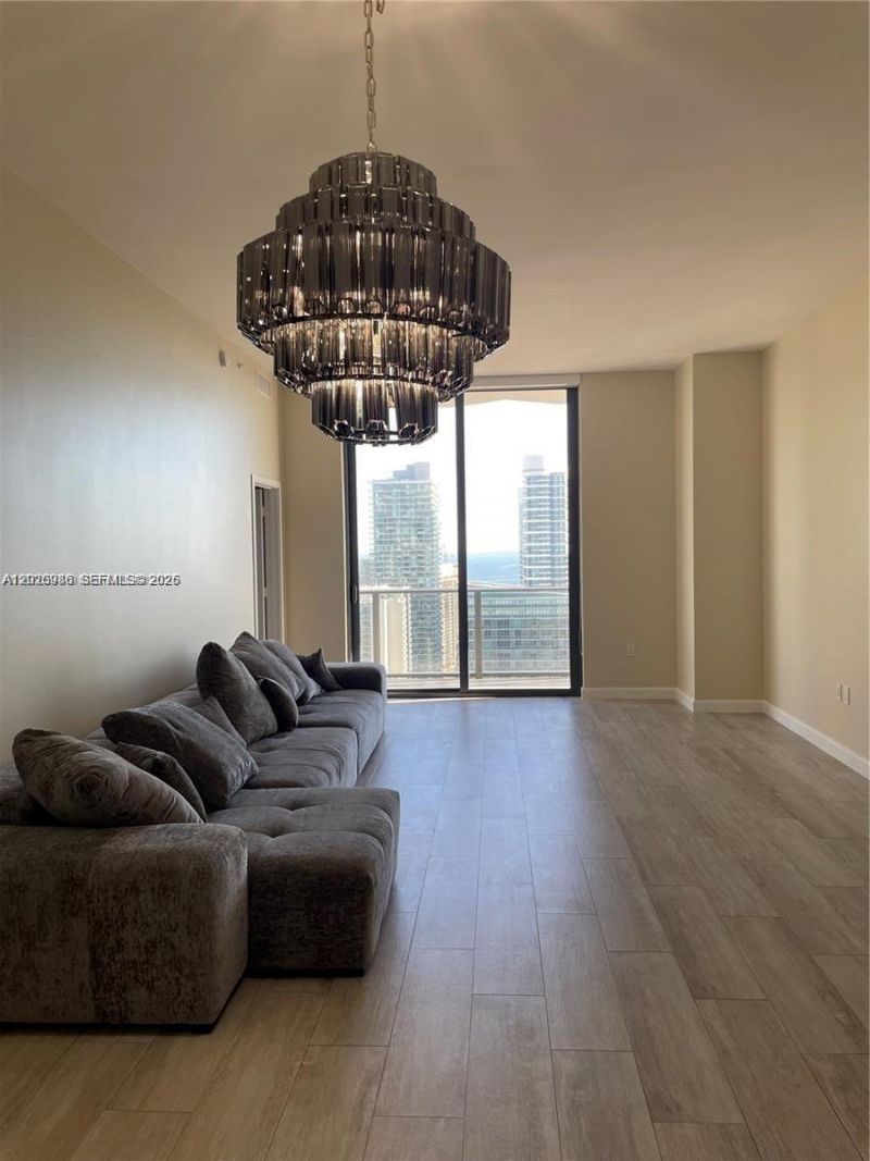 55 SW 9th St , Unit 4304, Miami, FL 33130 Photo