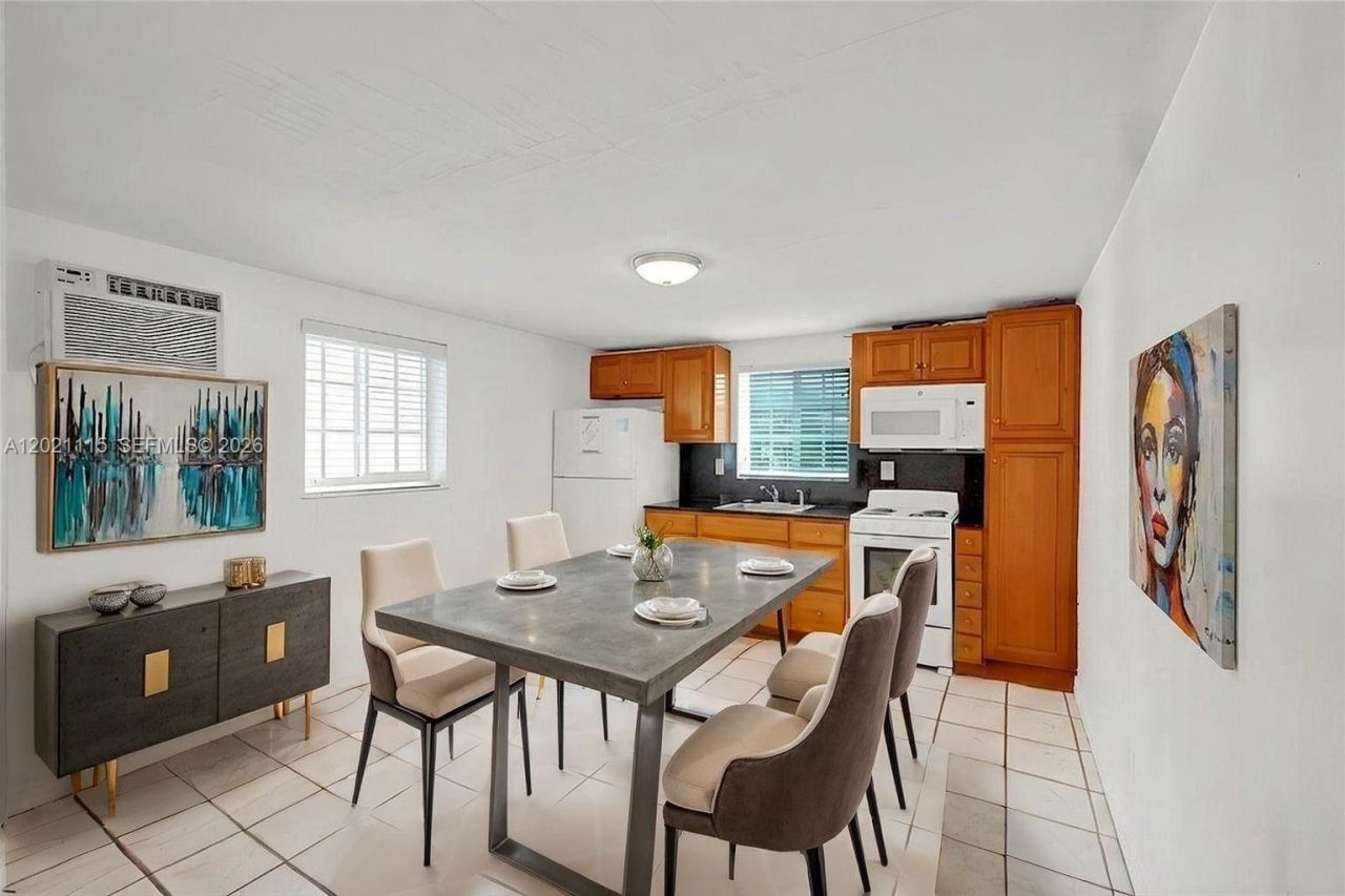 2024 Alton Rd, Miami Beach, FL 33140 Photo