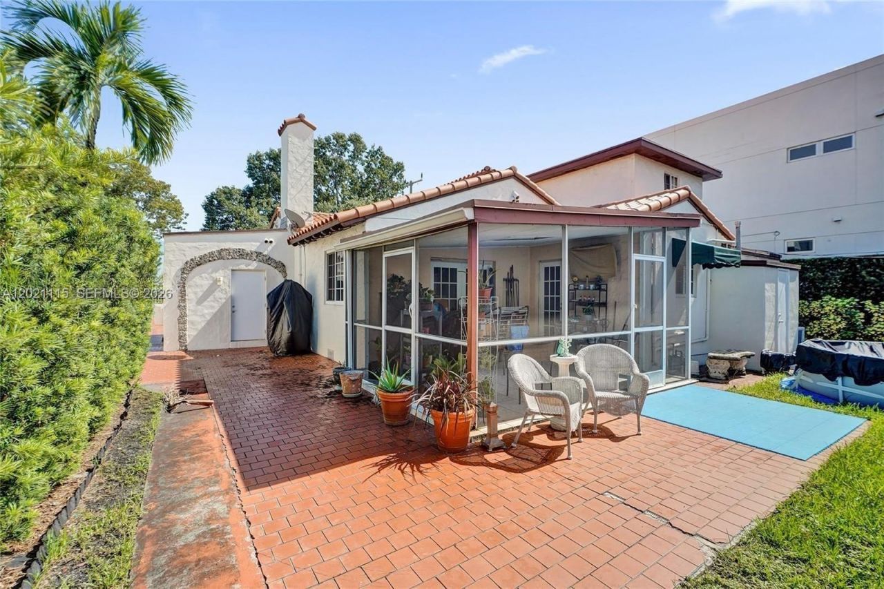 2024 Alton Rd, Miami Beach, FL 33140 Photo