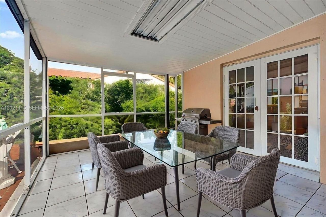 2024 Alton Rd, Miami Beach, FL 33140 Photo