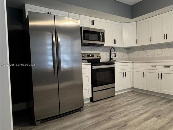 820 SE 12th St , Unit 1, Fort Lauderdale, FL 33316
