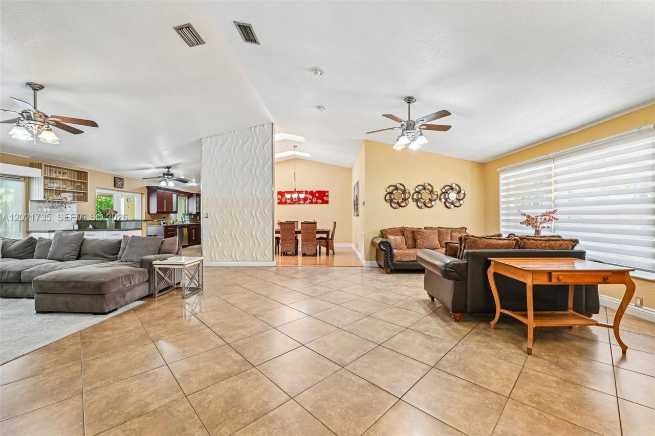 483 NW 107th Ave, Coral Springs, FL 33071 Photo
