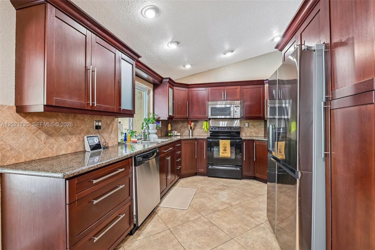 483 NW 107th Ave, Coral Springs, FL 33071 Photo