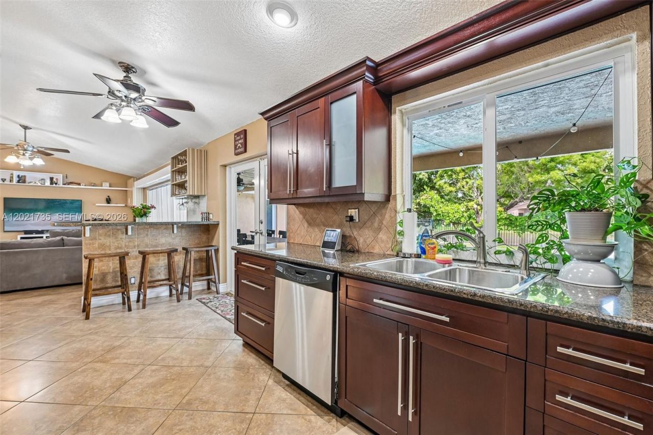 483 NW 107th Ave, Coral Springs, FL 33071 Photo