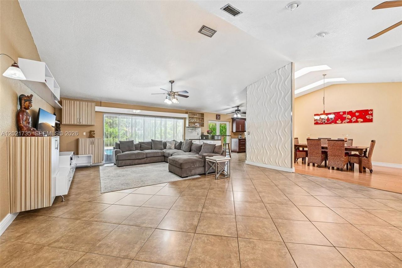 483 NW 107th Ave, Coral Springs, FL 33071 Photo