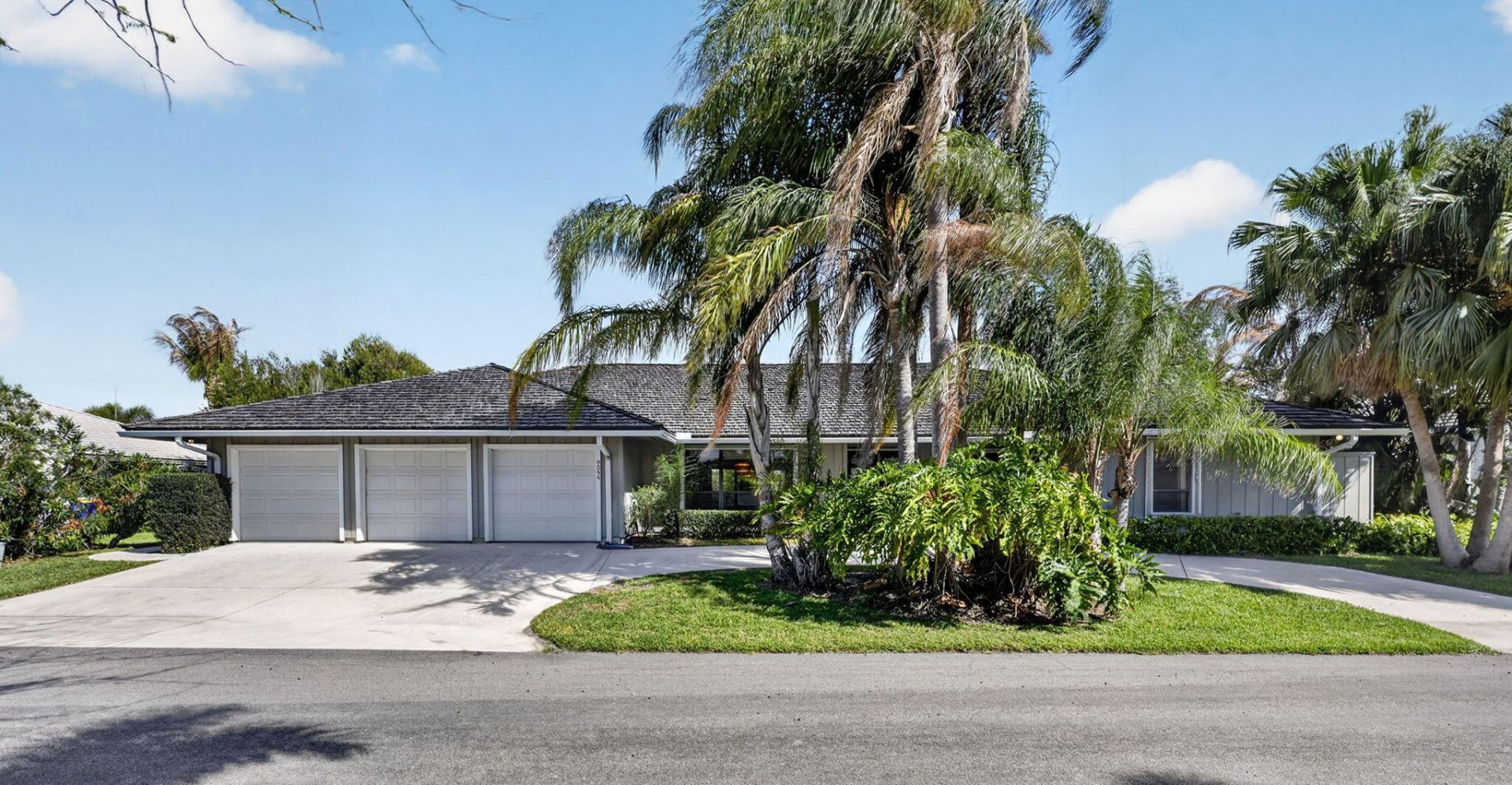9055 SE Harbor Island Way, Hobe Sound, FL 33455 Main Photo