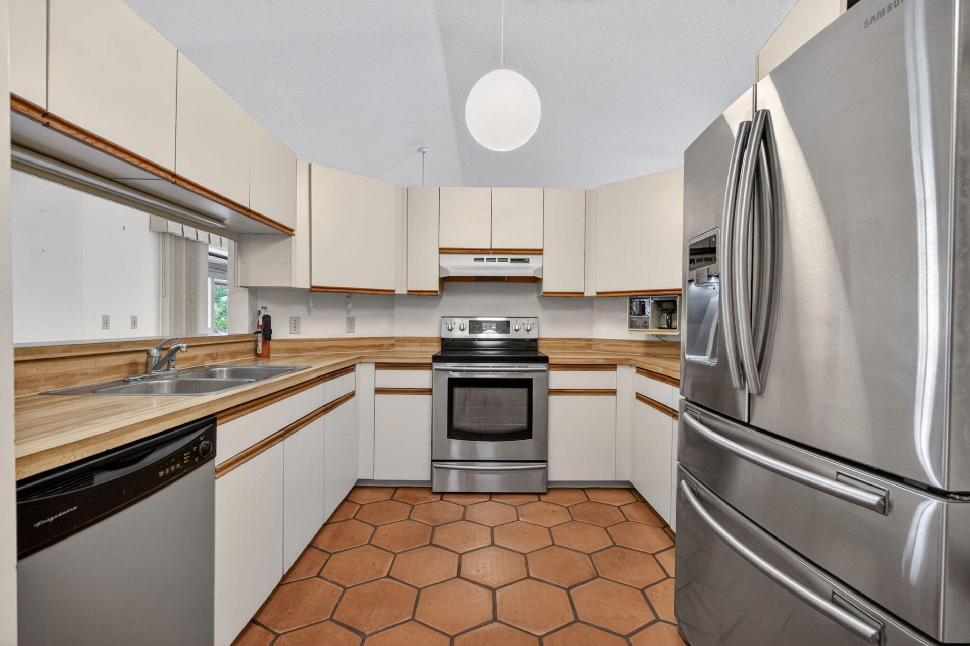 9055 SE Harbor Island Way, Hobe Sound, FL 33455 Photo