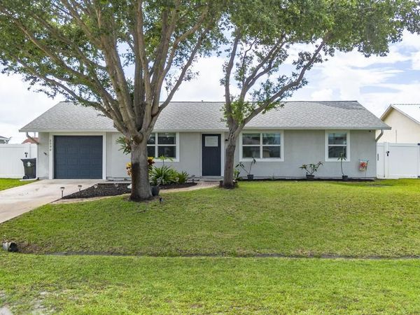 2590 SW Hinchman Street, Port St. Lucie, FL 34984