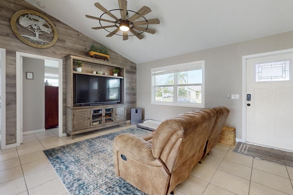 2590 SW Hinchman Street, Port Saint Lucie, FL 34984 Photo