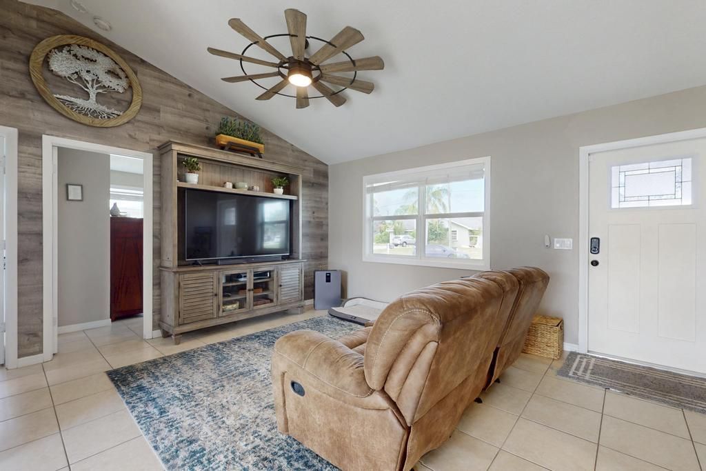 2590 SW Hinchman Street, Port Saint Lucie, FL 34984 Photo