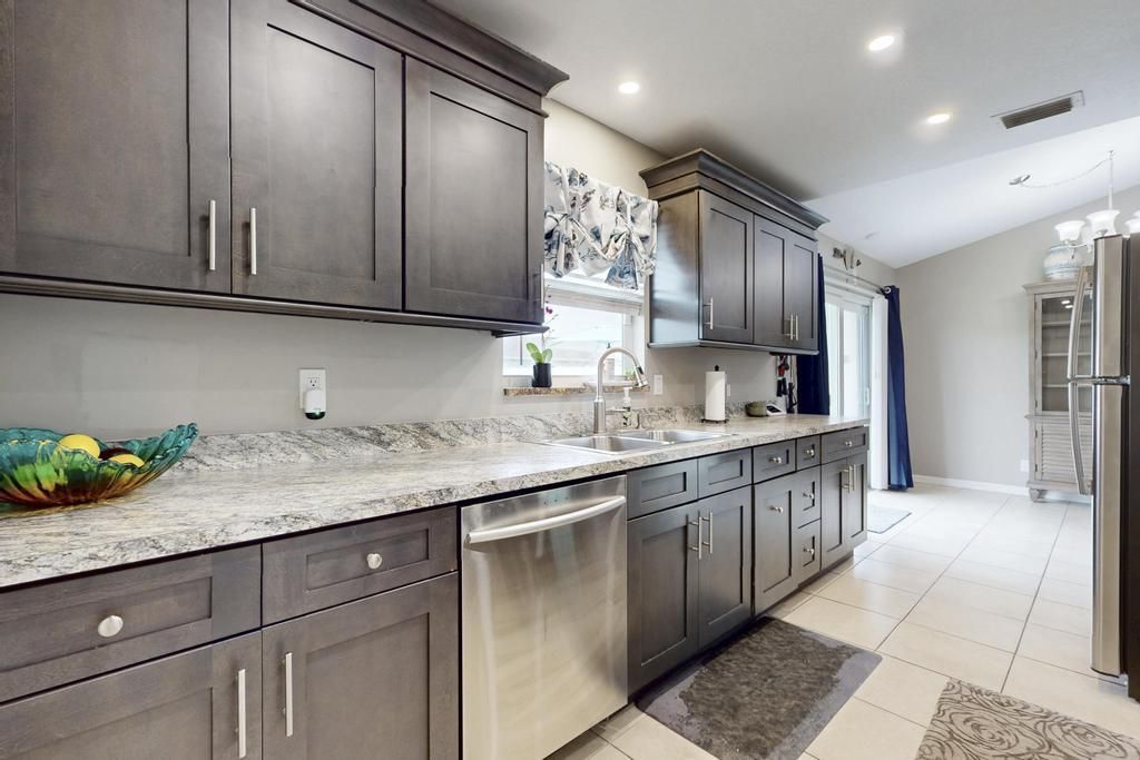 2590 SW Hinchman Street, Port Saint Lucie, FL 34984 Photo