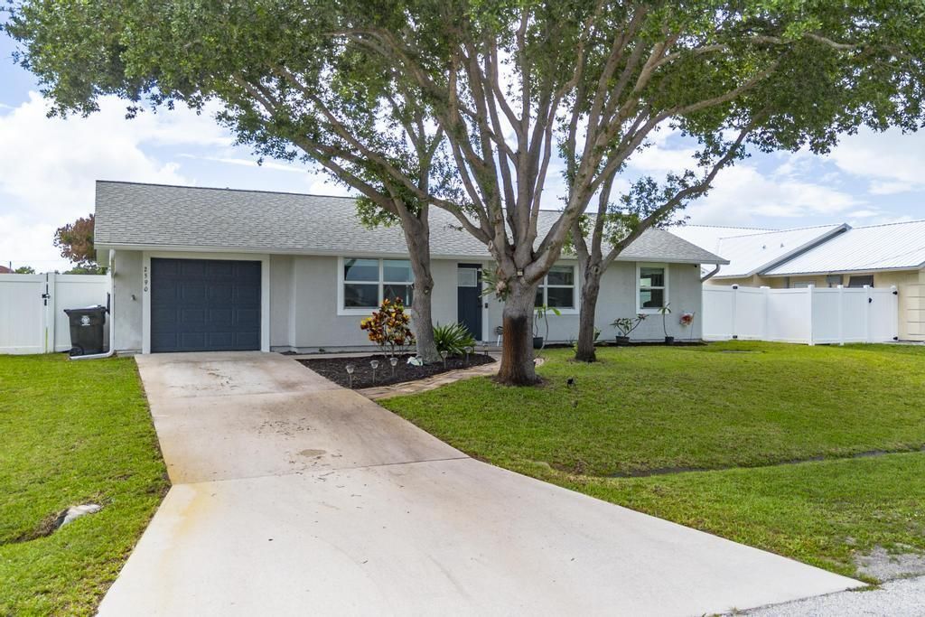 2590 SW Hinchman Street, Port Saint Lucie, FL 34984 Photo