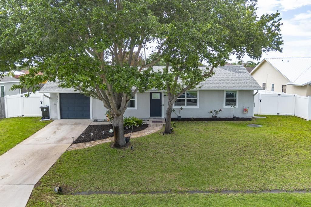 2590 SW Hinchman Street, Port Saint Lucie, FL 34984 Photo
