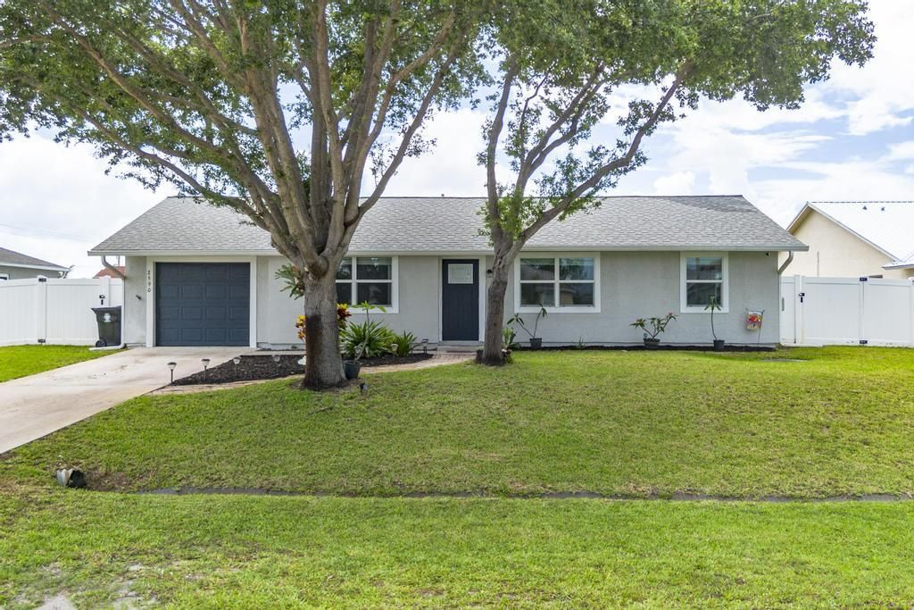 2590 SW Hinchman Street, Port Saint Lucie, FL 34984 Photo
