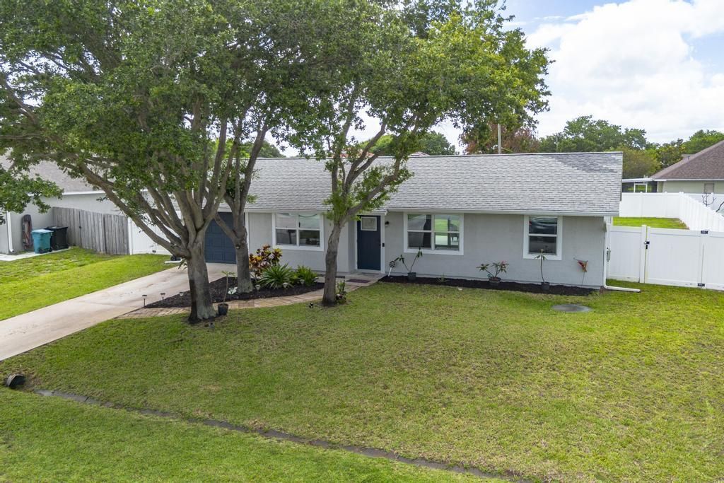 2590 SW Hinchman Street, Port Saint Lucie, FL 34984 Photo