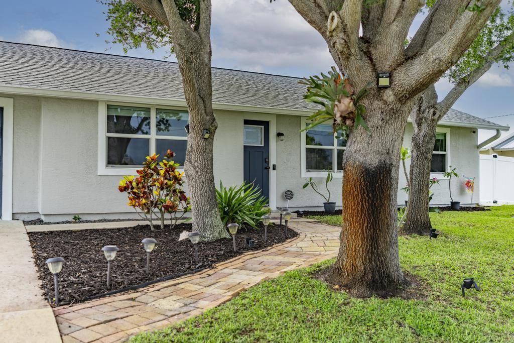 2590 SW Hinchman Street, Port Saint Lucie, FL 34984 Photo