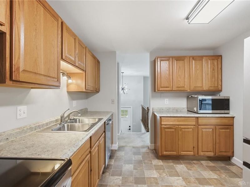 5490 Gander Rd S, Dayton, OH 45424 Photo 13