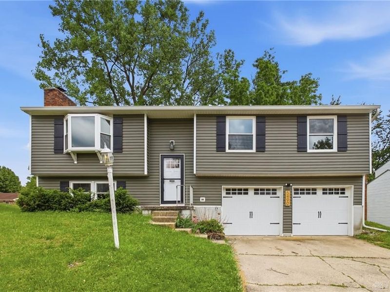 5490 Gander Rd S, Dayton, OH 45424 Photo 2