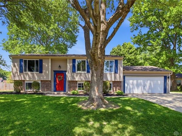 1835 Statehouse Court, Sugarcreek Township, OH 45305