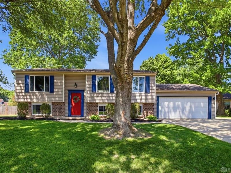 1835 Statehouse Court, Sugarcreek Township, OH 45305 Photo 1