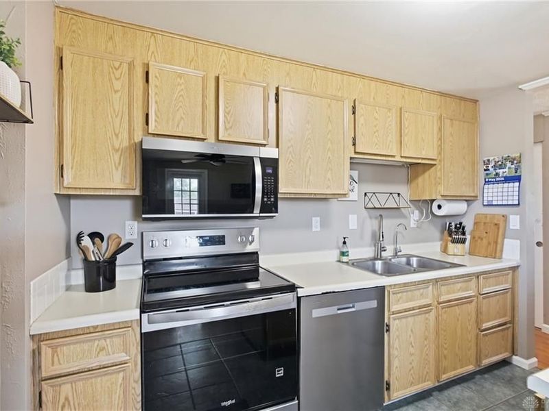 1835 Statehouse Court, Sugarcreek Township, OH 45305 Photo 11