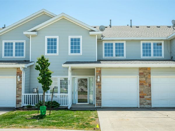 2100 Meadow Chase Lane , Unit 606, Des Moines, IA 50320