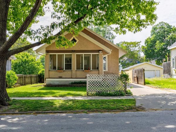 2206 E 13th Street, Des Moines, IA 50316