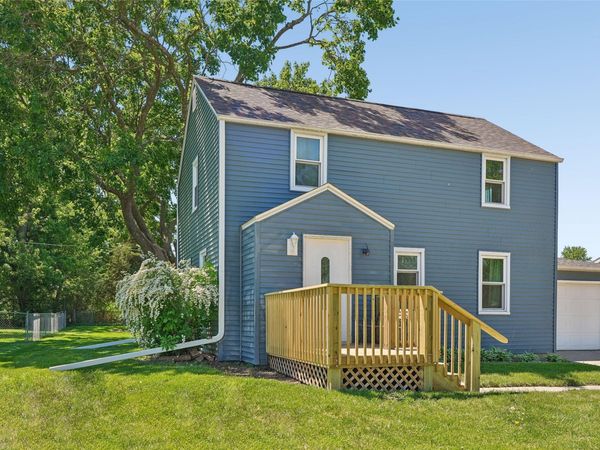 2007 S 3rd Avenue E, Newton, IA 50208