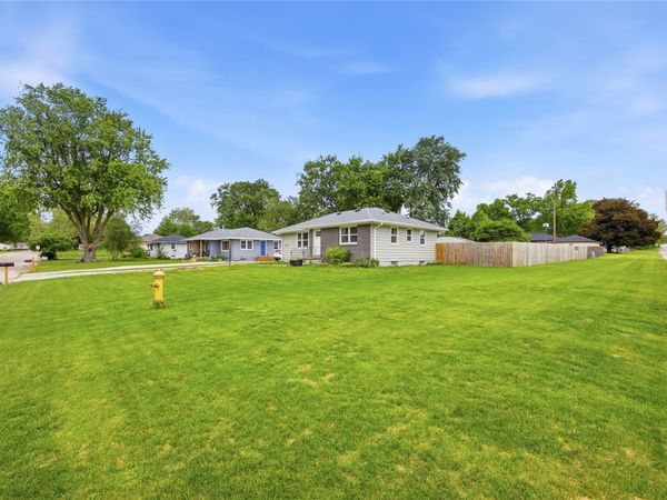 1127 Maple Avenue, Norwalk, IA 50211