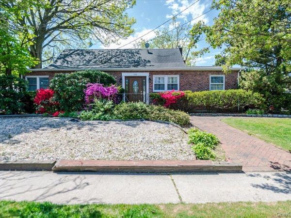 593 Pearl Street , Oceanside, NY 11572
