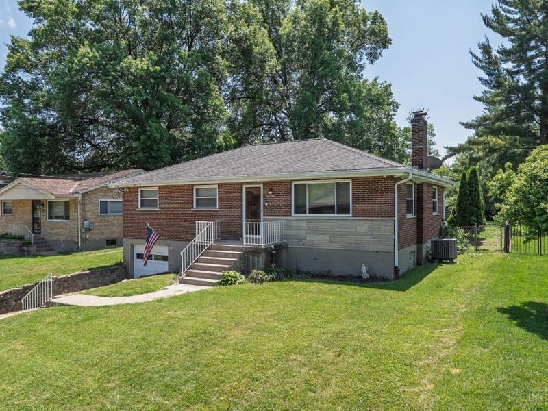 6147 Charity Drive, Green Township, OH 45248 Photo 2