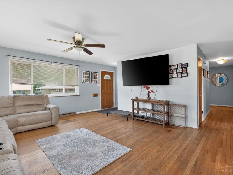6147 Charity Drive, Green Township, OH 45248 Photo 5
