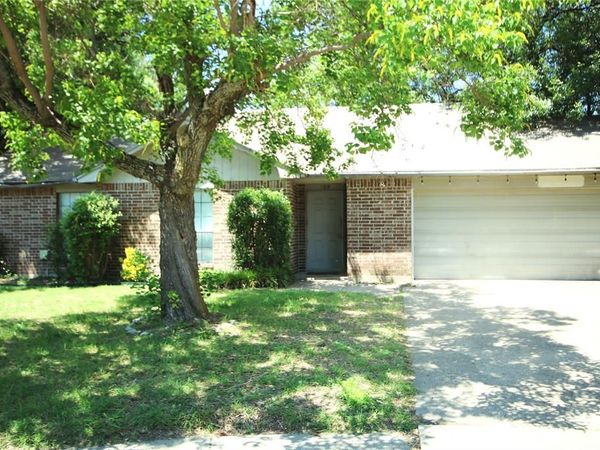 109 Australia Court, Glenn Heights, TX 75154