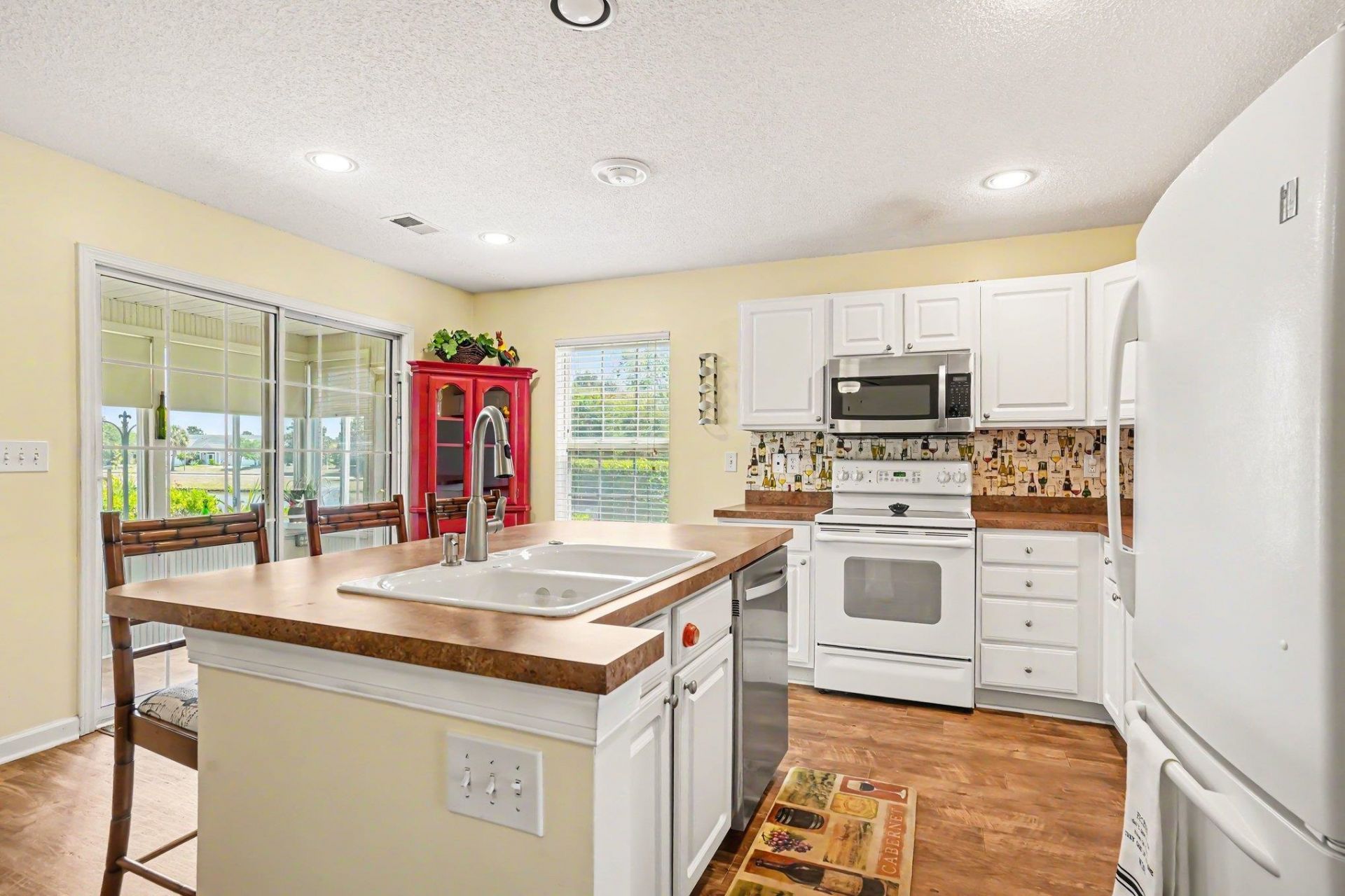 795 Wilshire Ln. Photo 5