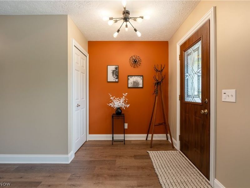 4732 Helmsworth Drive NE, Canton, OH 44714 Photo 2
