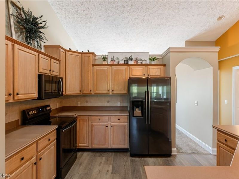 4732 Helmsworth Drive NE, Canton, OH 44714 Photo 8