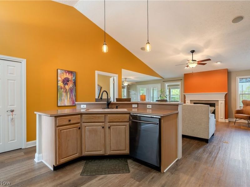 4732 Helmsworth Drive NE, Canton, OH 44714 Photo 9