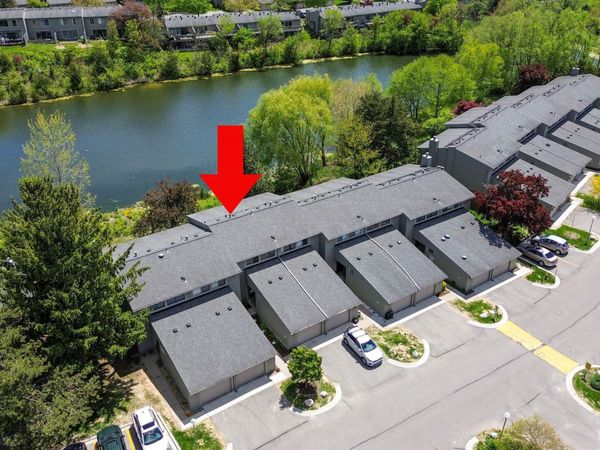 740 Peninsula Court, Ann Arbor, MI 48105