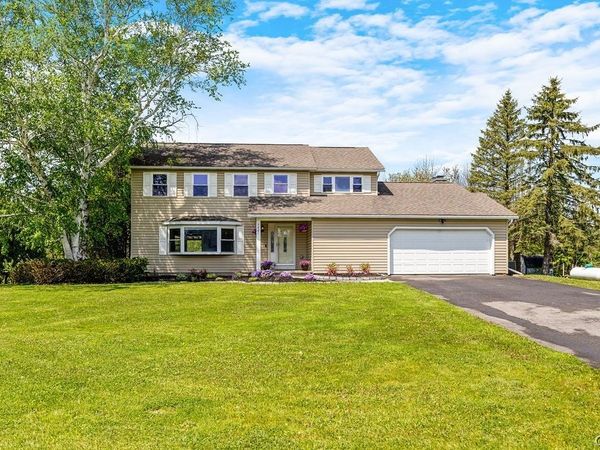 5881 Fieldstone Drive, Cazenovia, NY 13035