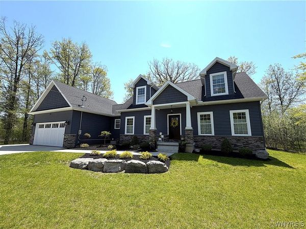 2050 Love Road , Grand Island, NY 14072