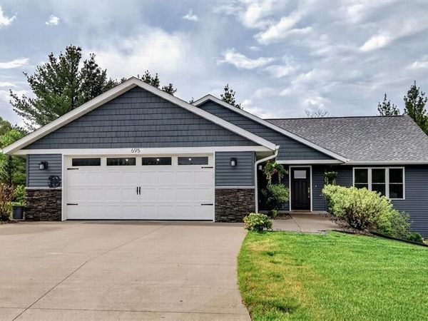 695 Autumn Drive, Altoona, WI 54720