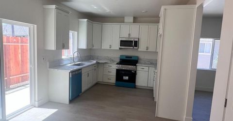 3530 26th Ave, Sacramento, CA 95820 Photo