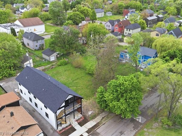 1547 Elm Street , Detroit, MI 48216