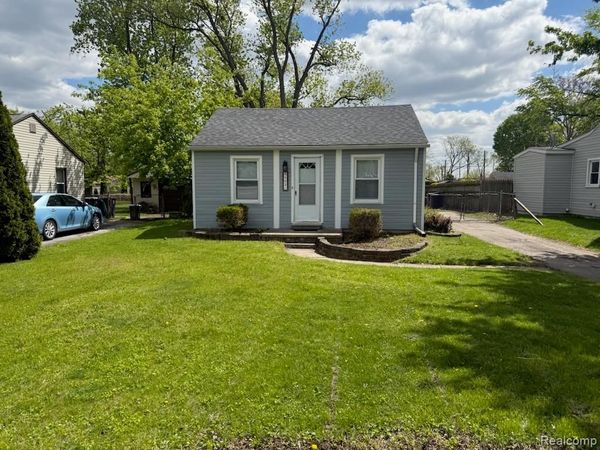 8902 THORPE Street , Livonia, MI 48150