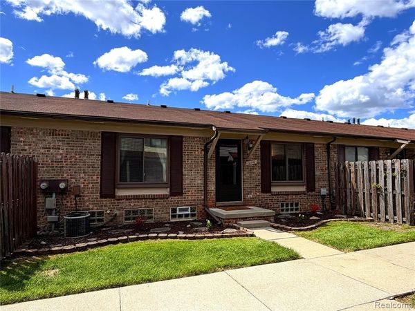 17116 Kingsbrooke Drive, Clinton Twp, MI 48038
