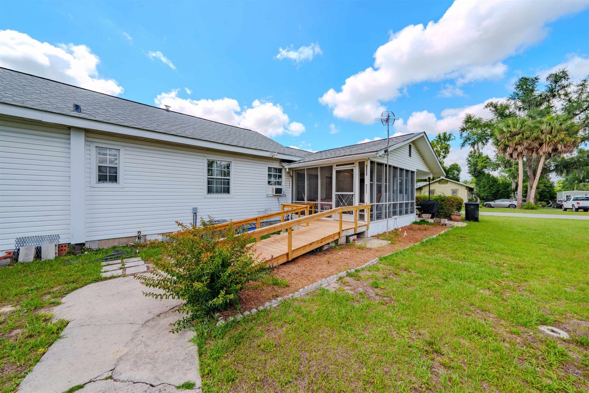 512 Wilder St , Perry, FL 32347 Photo