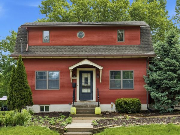 1200 Glen Oak Street, Dubuque, IA 52001