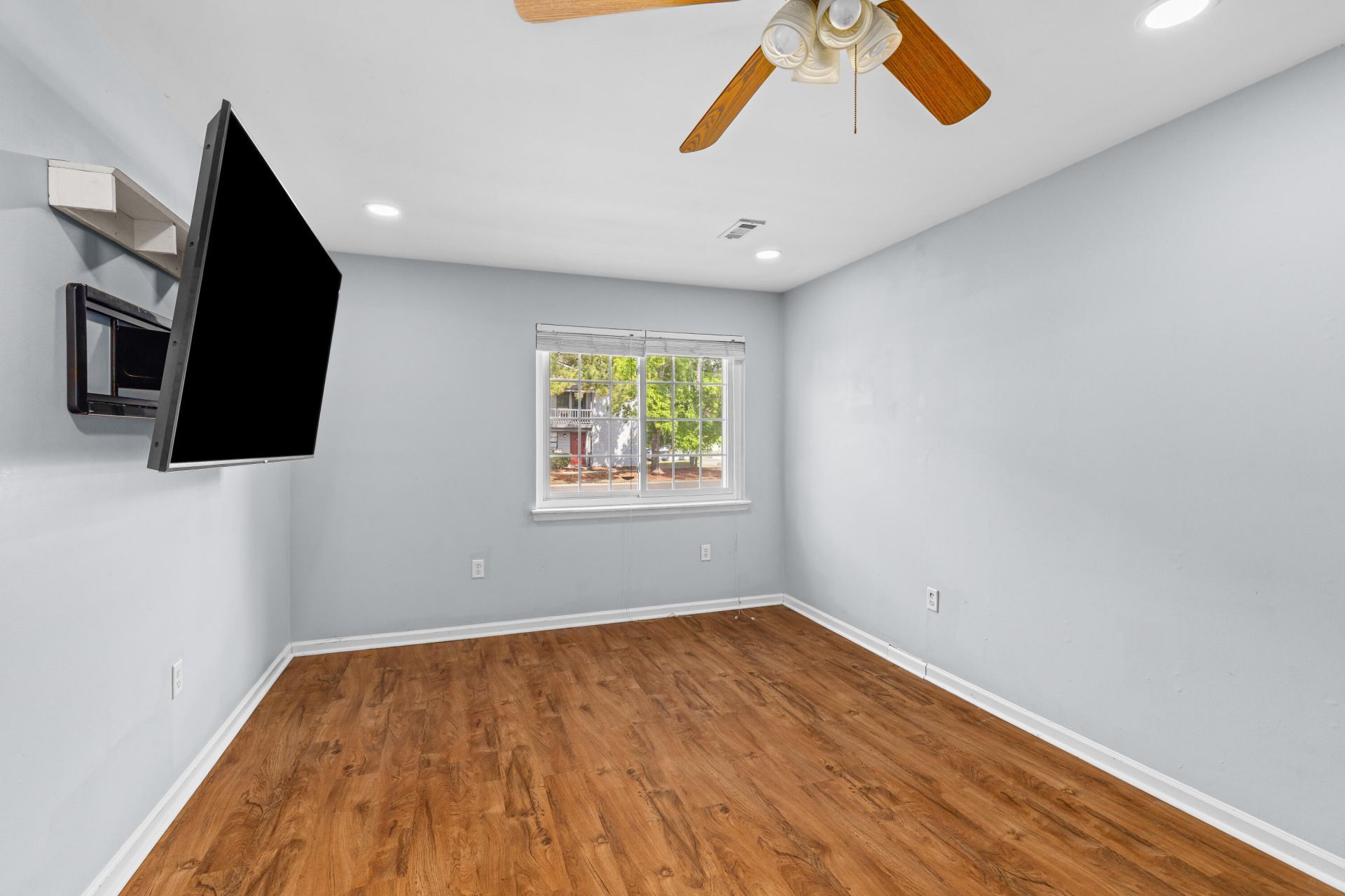 7777 Oldridge Road Photo 10